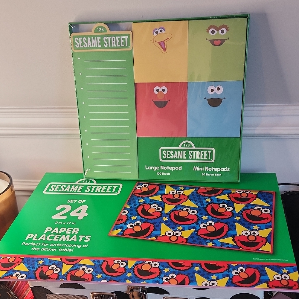 Sesame Street Elmo Paper Placemats & Notepads Set
